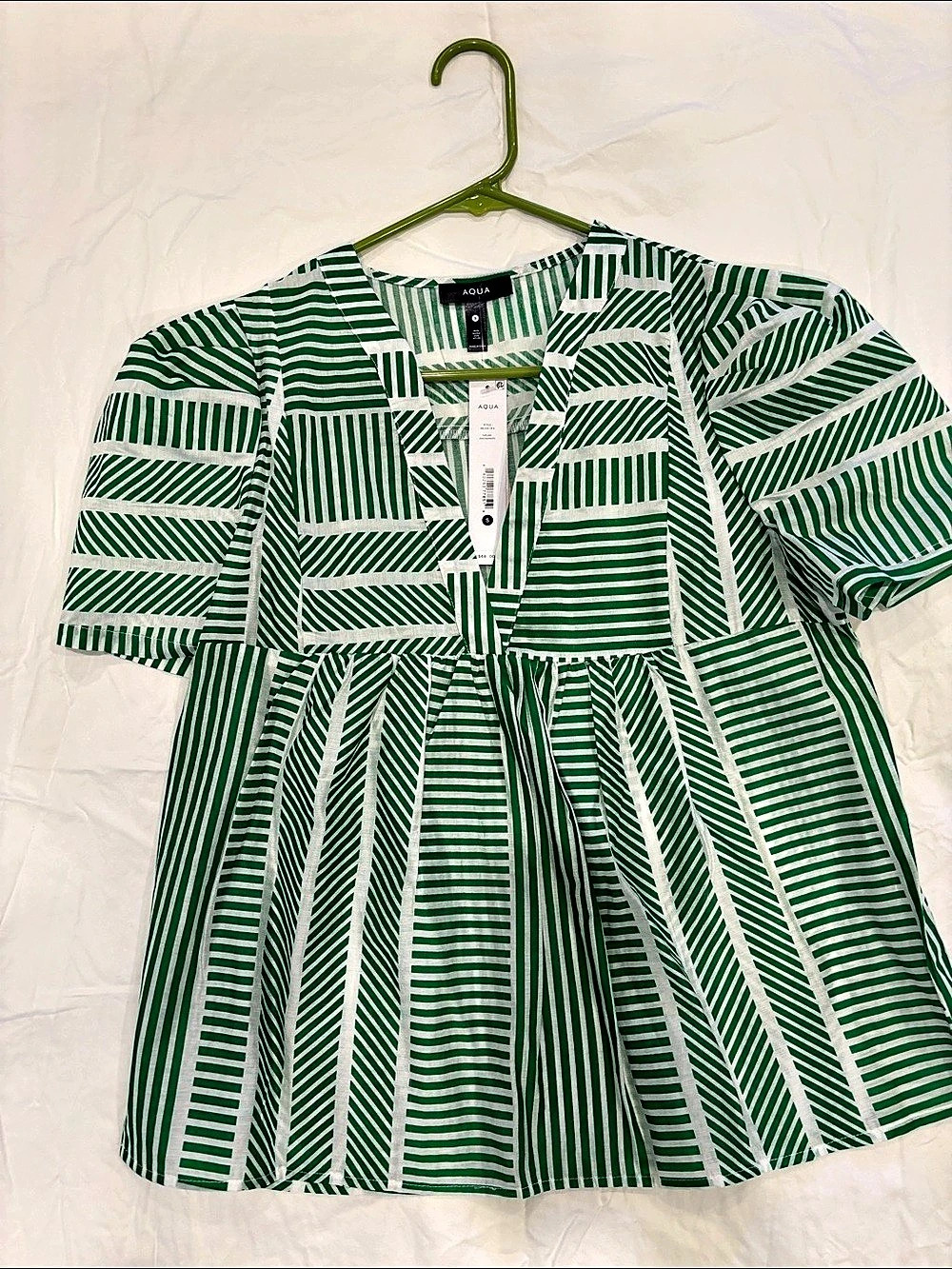 Aqua Geometric Short Sleeve Blouse Green & White Medium NWT